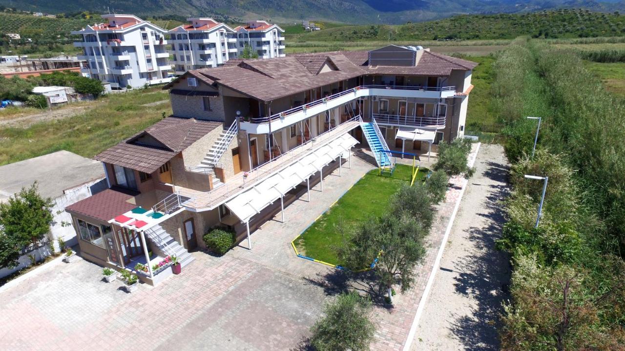 Dolce Italia Hotel Radhime Exterior photo